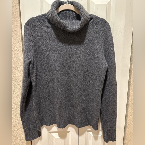 Halogen Nordstrom Cashmere 100% Turtleneck Gray Sweater Gorgeous Soft,size M - Picture 1 of 8